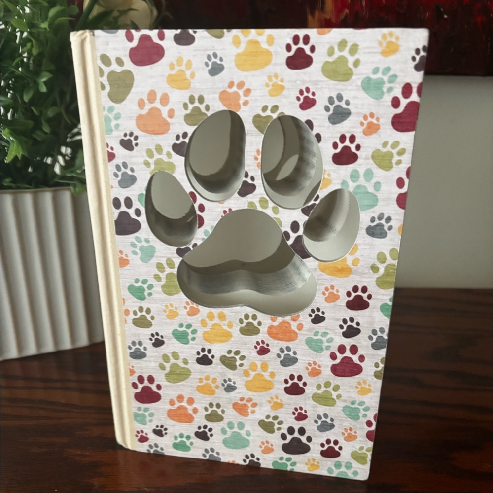 Paw Print Cutout Book Shelf Sitter